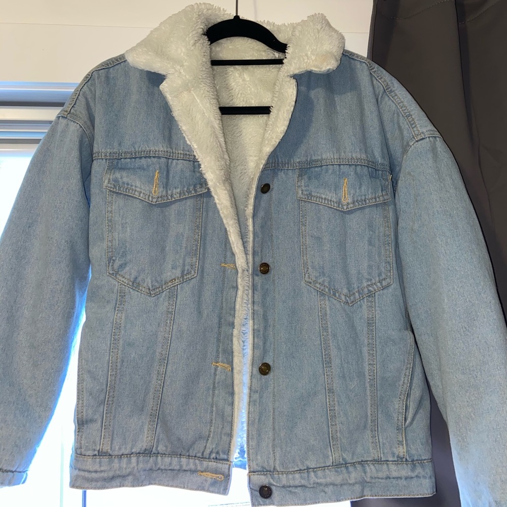 Denim (jean) jacket with shearling